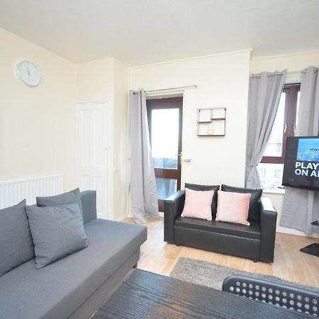 Lovely 4 Bedroom Apartment Close To The City Walking Distance From The Rivere View London Exterior photo